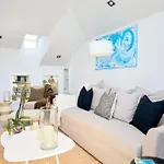 Piece Of Heaven With A Million Dollar View Apartman